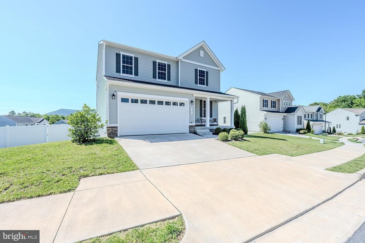 324 Cedar Spring Ln - Photo 4 of 36