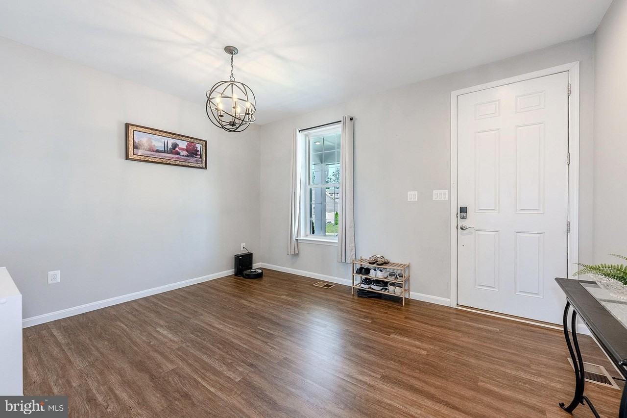 324 Cedar Spring Ln - Photo 7 of 36