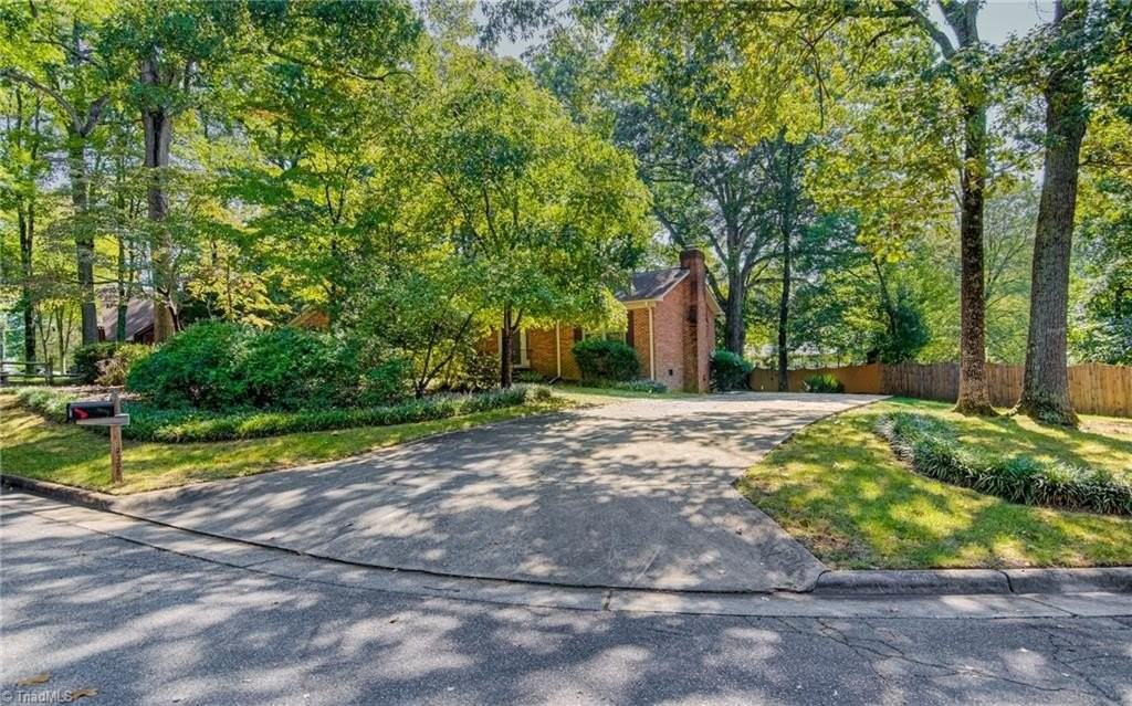 2305 Musket Ln - Photo 4 of 31