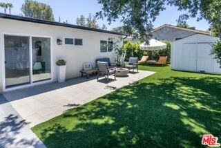 23028 Burbank Blvd - Photo 5 of 8