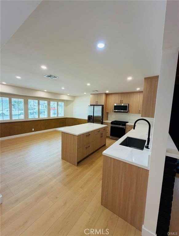 10024 Norwich Ave - Photo 2 of 8