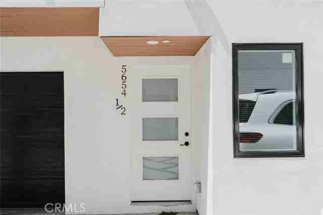 5654 1/2 Cartwright Ave - Photo 4 of 8