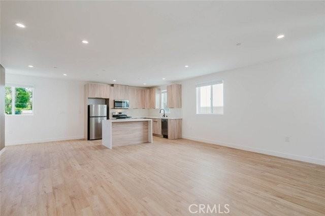 5654 1/2 Cartwright Ave - Photo 6 of 8