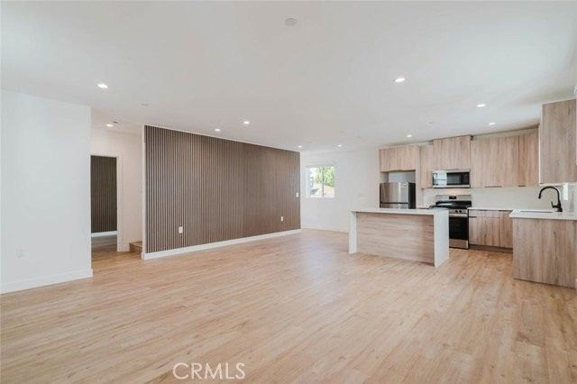 5654 1/2 Cartwright Ave - Photo 7 of 8