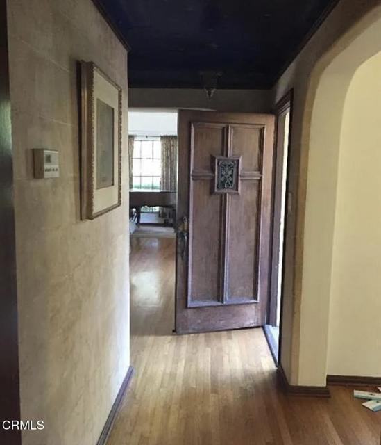 999 N Holliston Ave - Photo 2 of 8