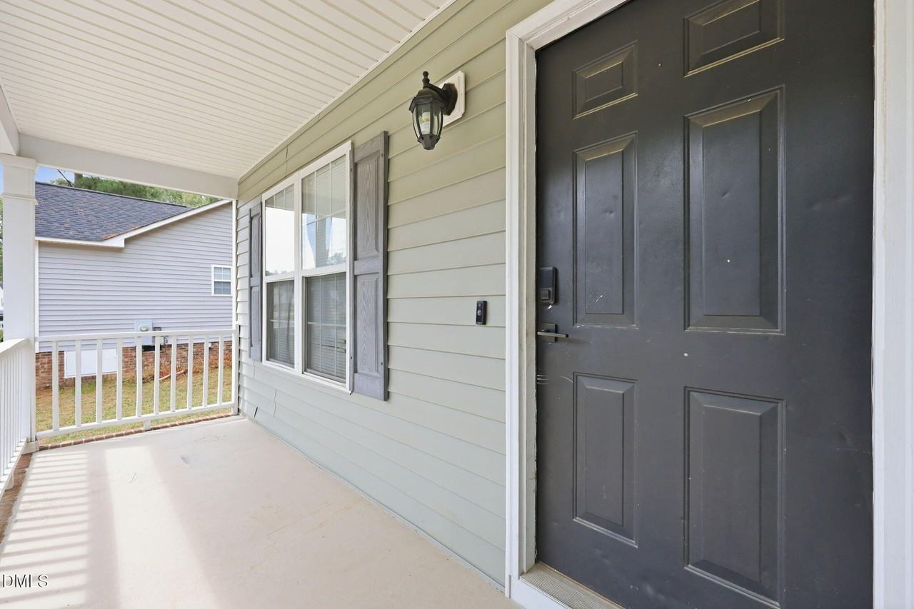 1057 Mailwood Dr - Photo 5 of 30