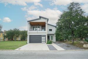 featured image of 2503 Manor Heights Dr