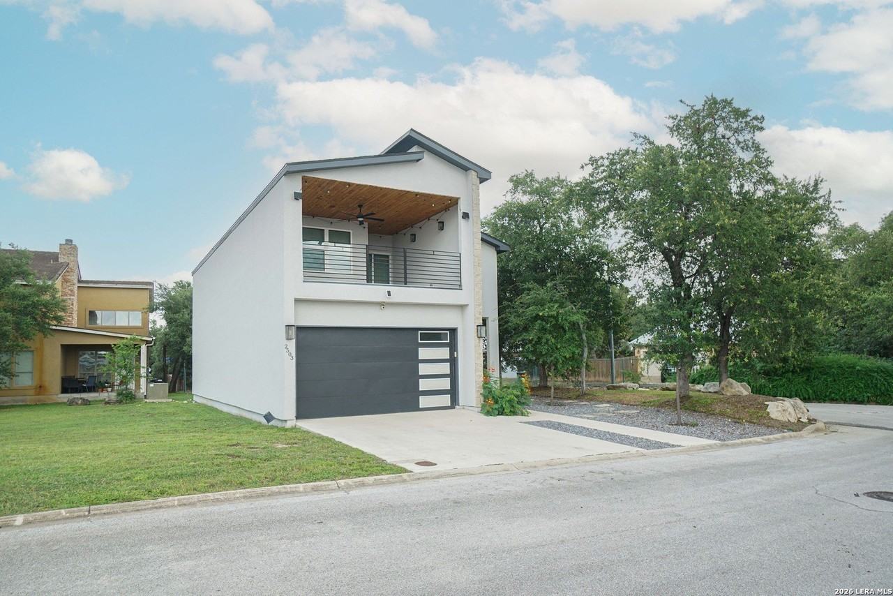 2503 Manor Heights Dr - Photo 3 of 30