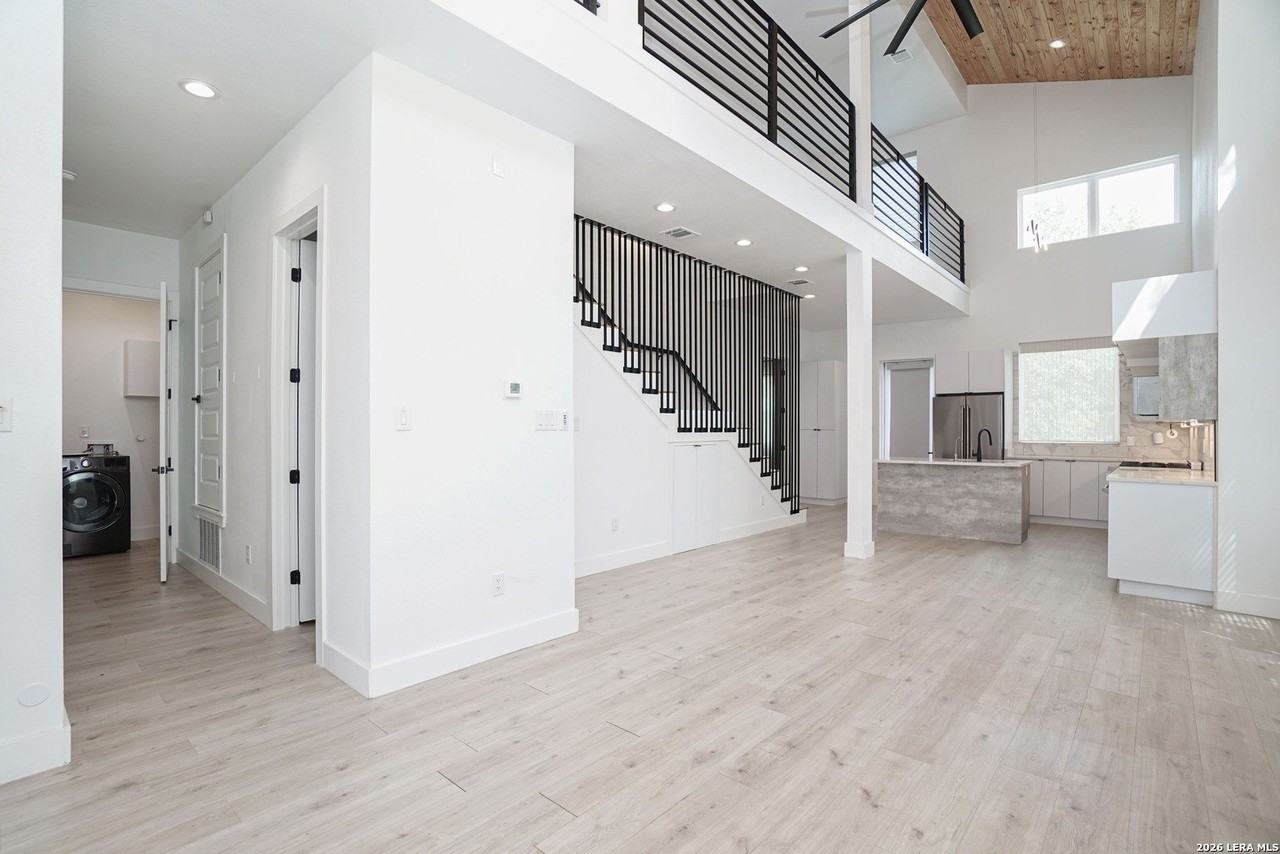 2503 Manor Heights Dr - Photo 5 of 30