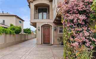 featured image of 2412 Huntington Ln #A