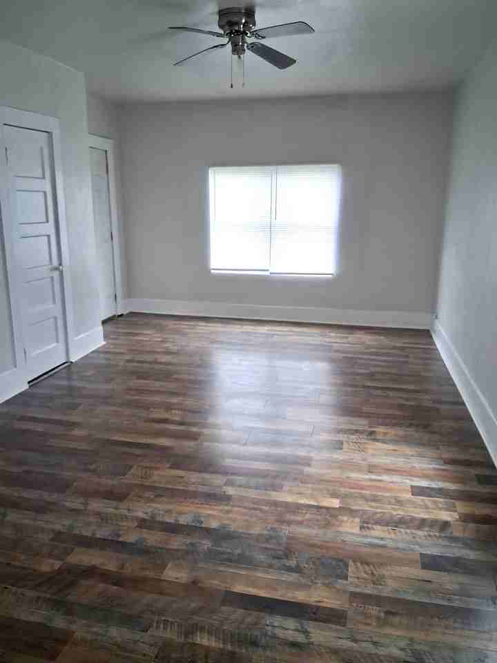 1421 E 2nd St #1 - Photo 6 of 11