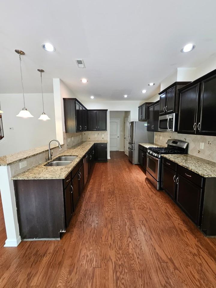 409 Manchester Park Ln #1 - Photo 4 of 22