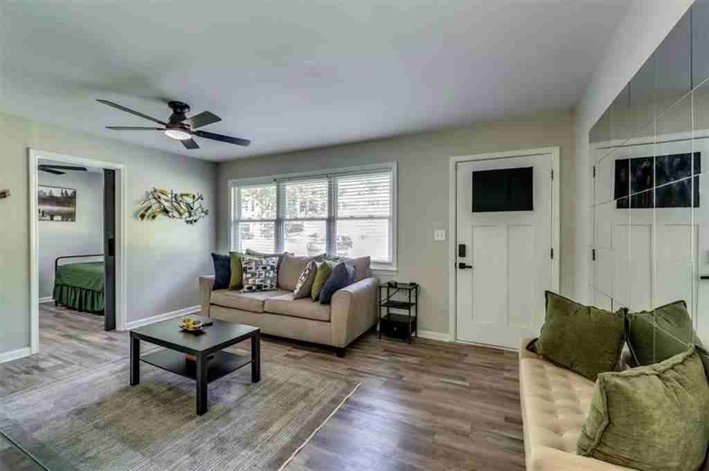3482 Scenic Dr - Photo 4 of 31