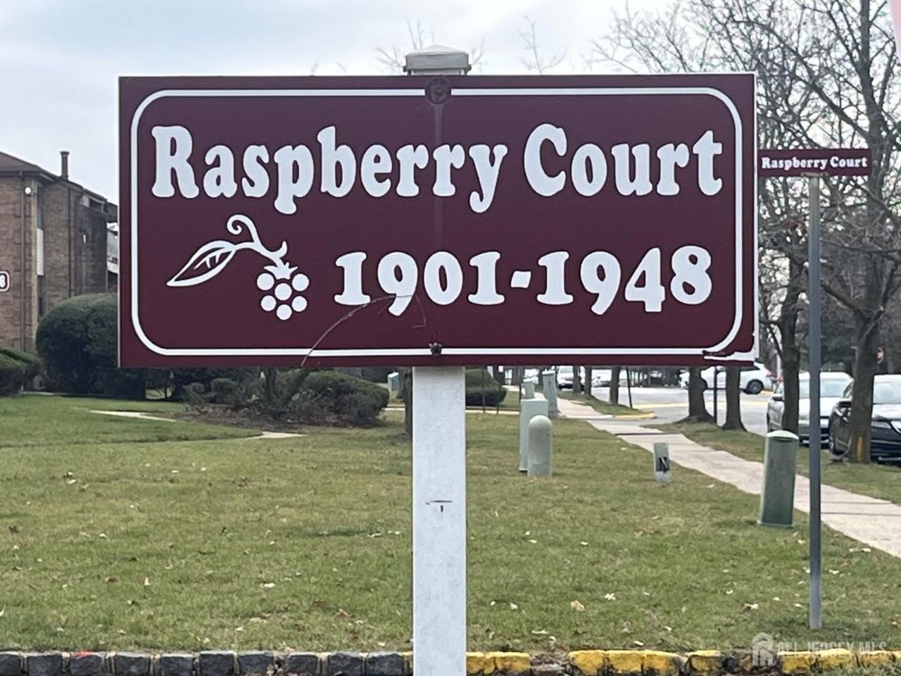 1947 Raspberry Ct - Photo 2 of 14