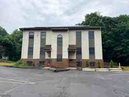 featured image of 48 Ringwood Ave