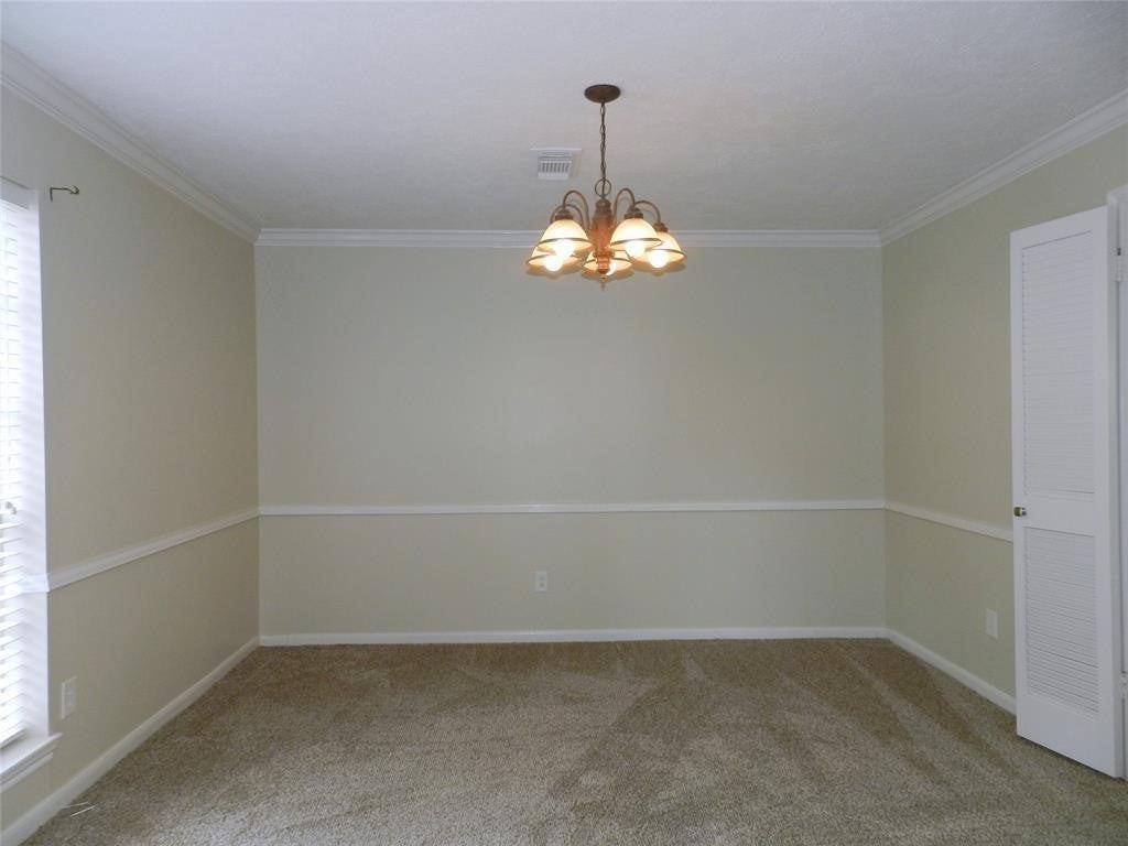 9403 Oxted Ln - Photo 5 of 29