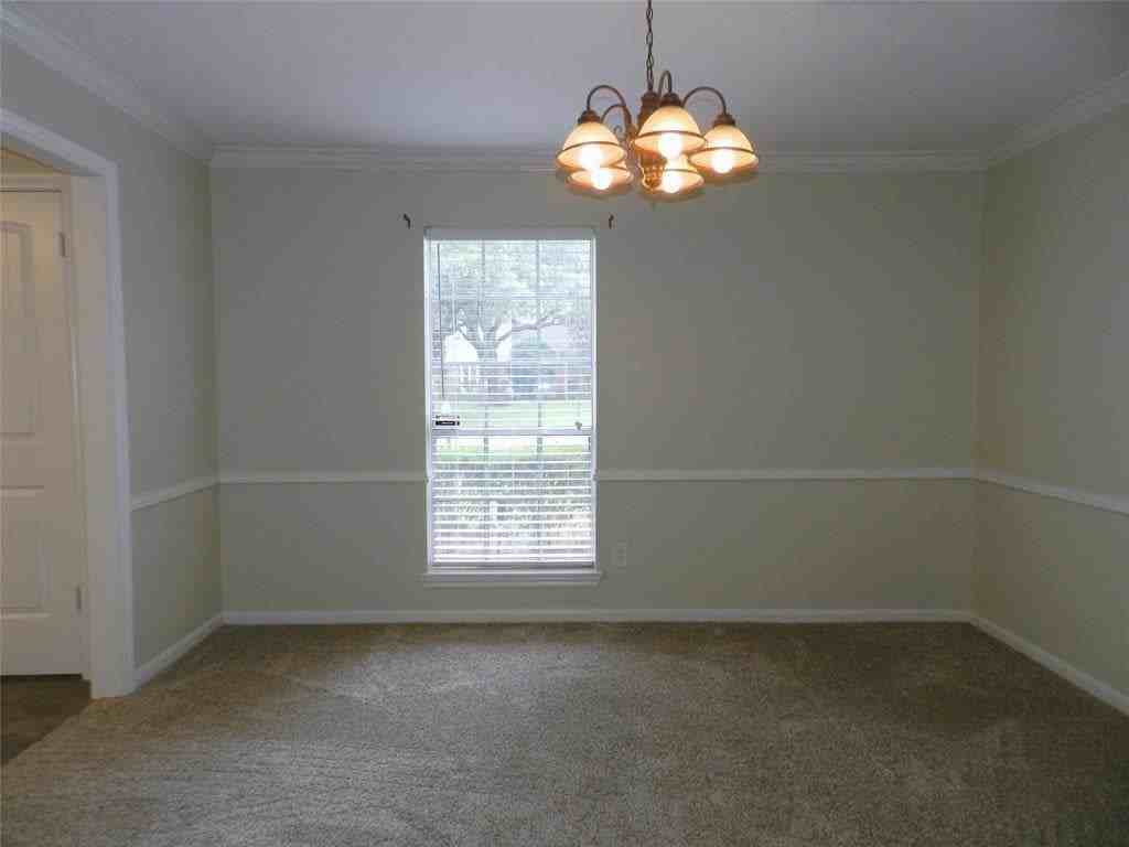9403 Oxted Ln - Photo 6 of 29