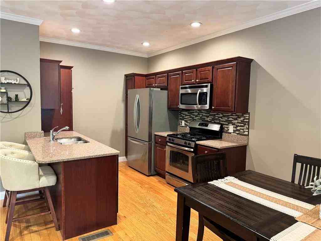 1 Santini St ##J - Photo 2 of 36
