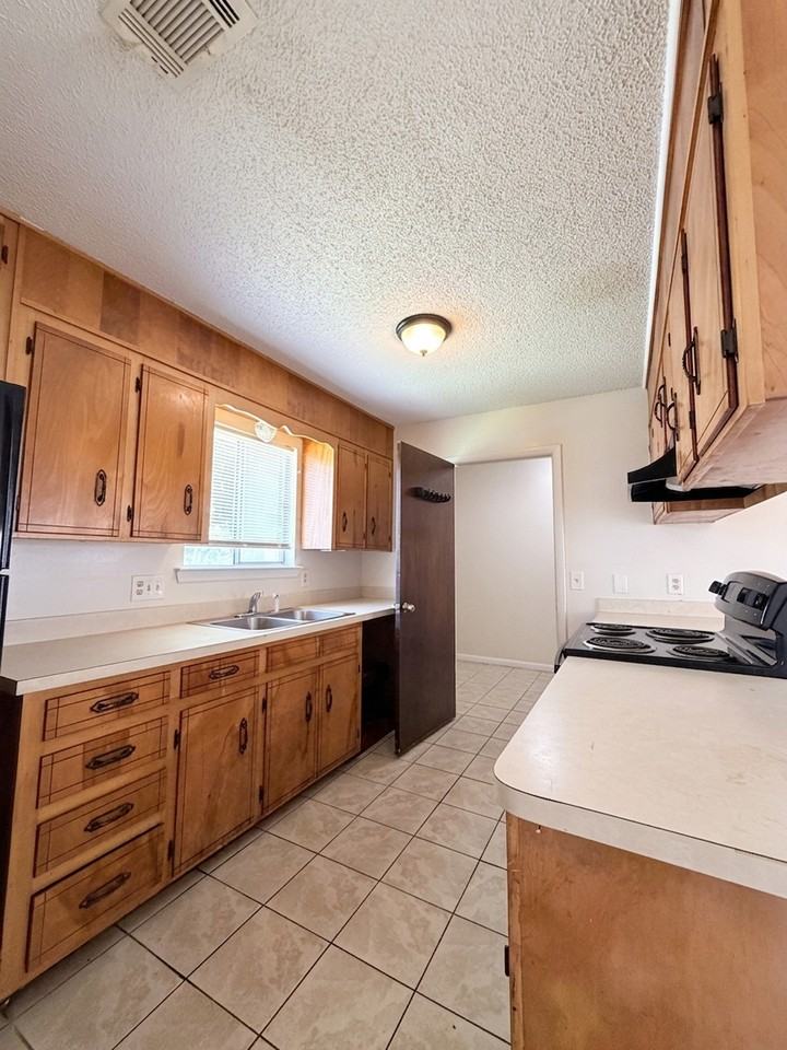 535A S 61st Ave #535A - Photo 3 of 7