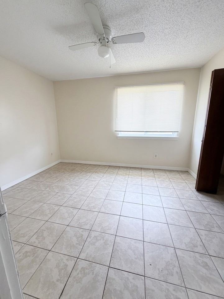 535A S 61st Ave #535A - Photo 5 of 7