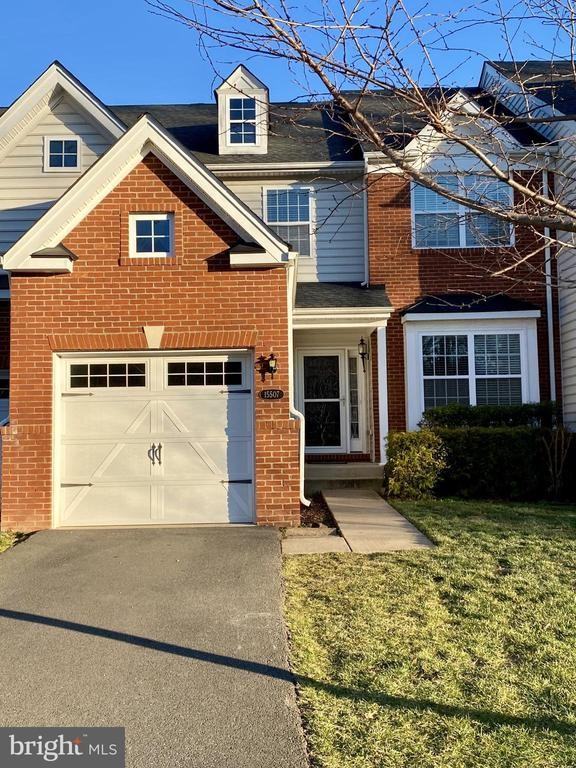 15507 Gossoms Store Ct - Photo 2 of 8