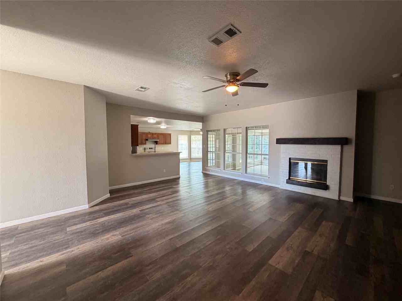 2131 Post Wood Ln - Photo 5 of 26