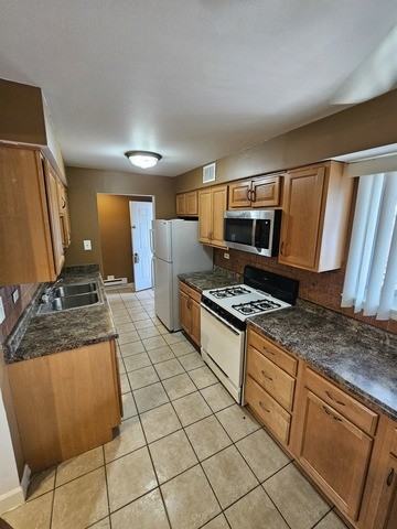 1910 W Hatherleigh Ct Apt 2e - Photo 3 of 13