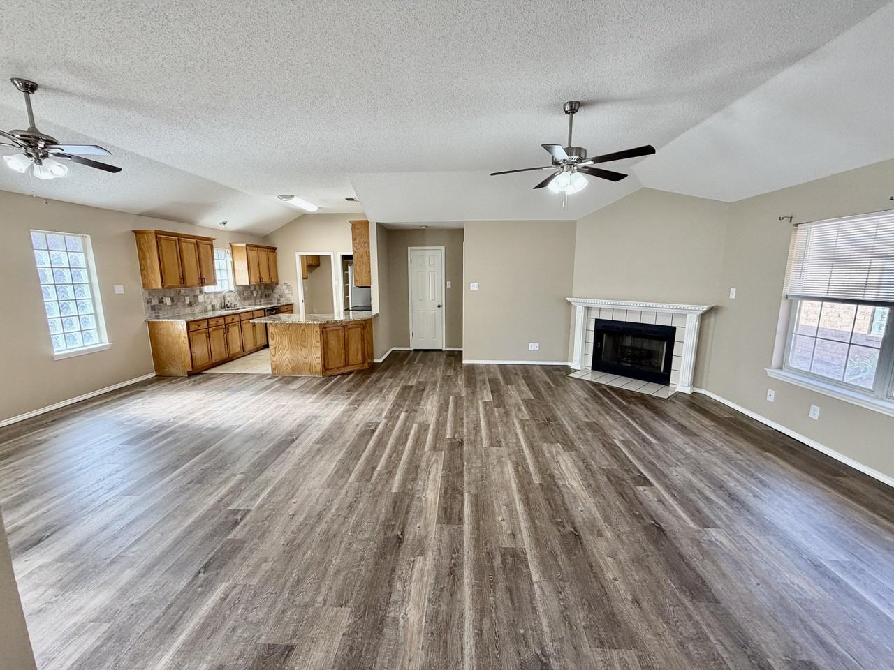 Laurel Oak Dr - Photo 2 of 15