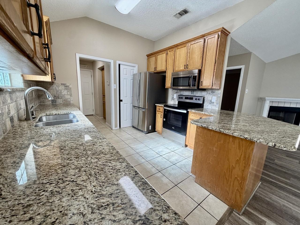 Laurel Oak Dr - Photo 6 of 15