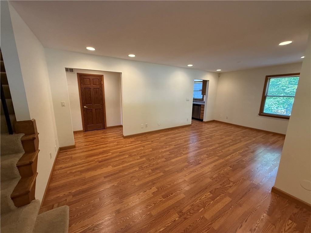 2162 Willowgrove Ave - Photo 6 of 32