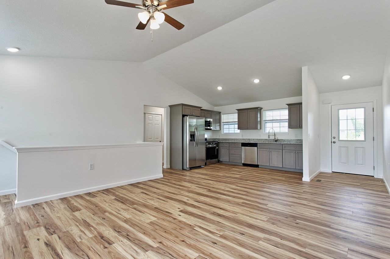 128 Kelly Dr #1 - Photo 5 of 19