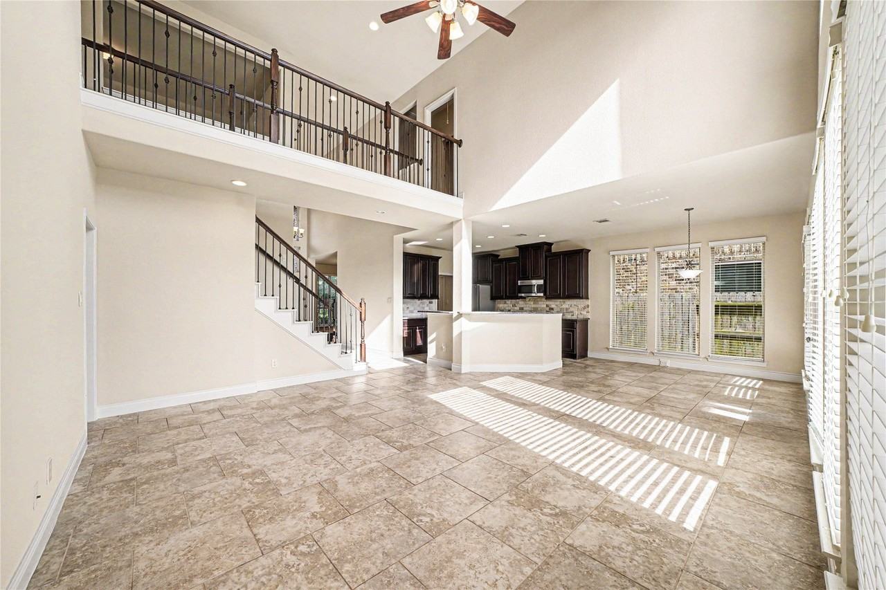 2310 Falcon Brook Dr - Photo 3 of 21