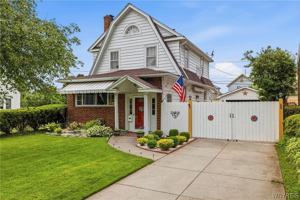 featured image of 136 Mapleview Rd