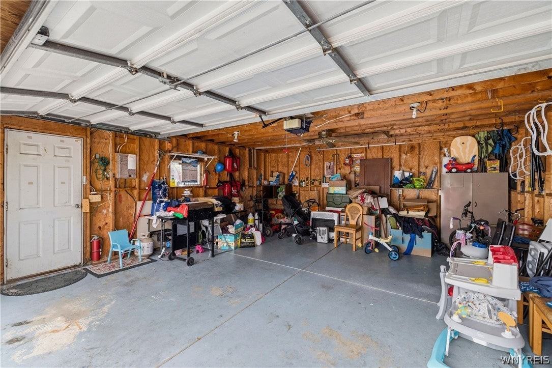 136 Mapleview Rd - Photo 3 of 29