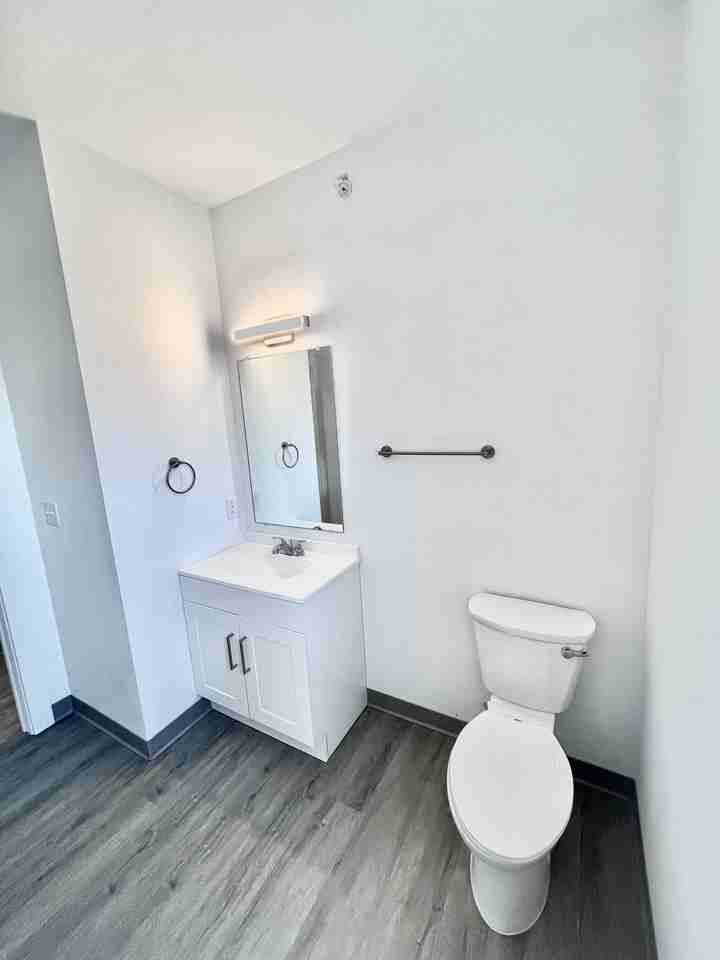 202 Linden AvenueUnit 301 #301 - Photo 3 of 10