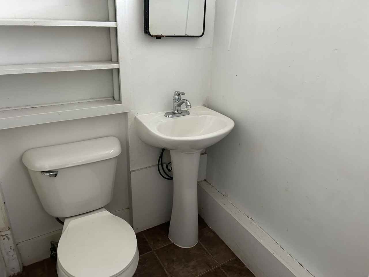 621 N 2nd St Bsmt #BS - Photo 5 of 10