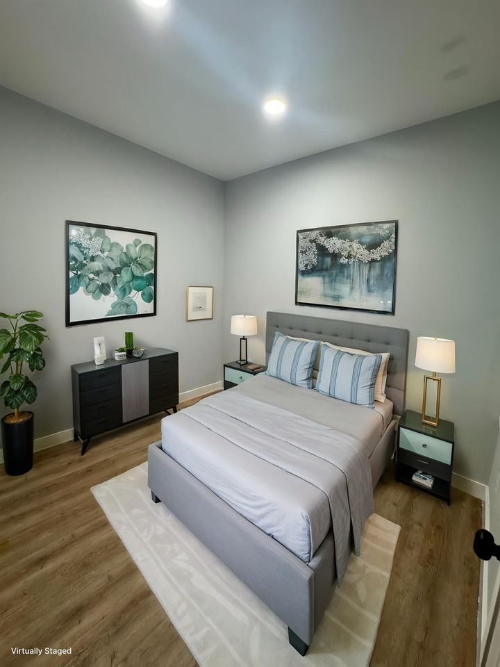 3128 N 24th St #1 - Photo 4 of 14