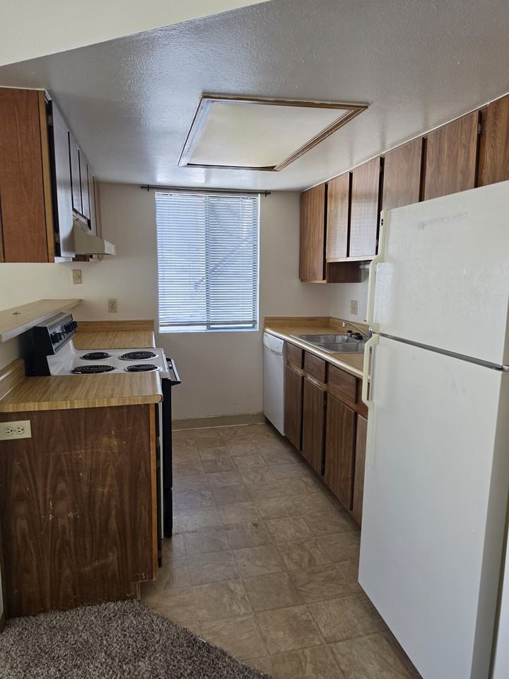 17054 E Tennessee DrUnit 103 #1 - Photo 7 of 10