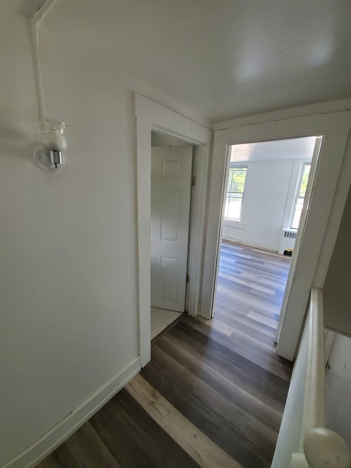 147 King George St #1 - Photo 3 of 10