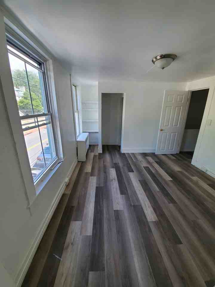 147 King George St #1 - Photo 5 of 10