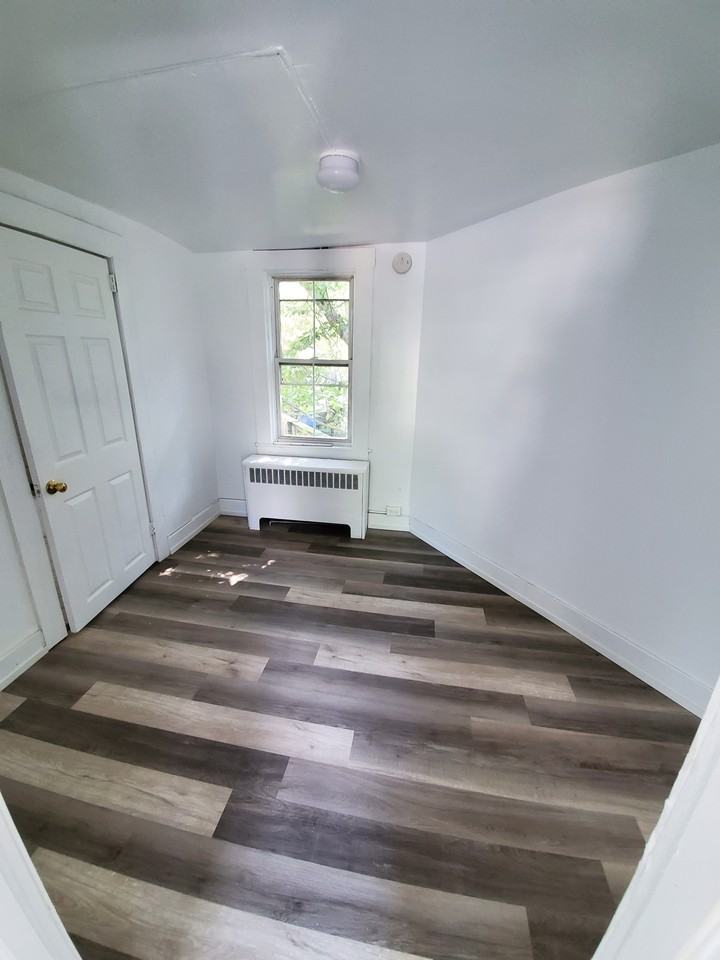 147 King George St #1 - Photo 7 of 10