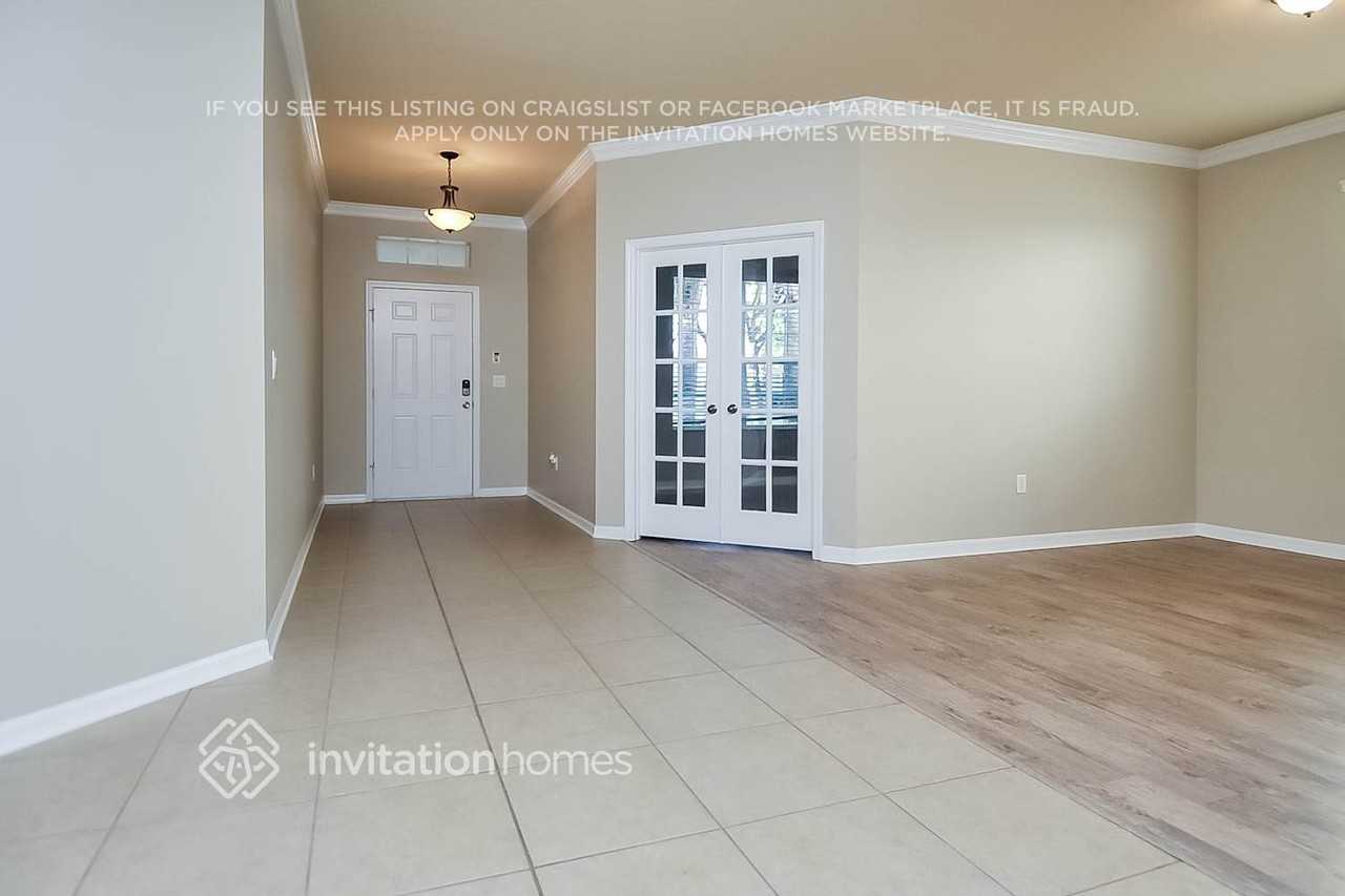 12318 Silton Peace Dr - Photo 2 of 17