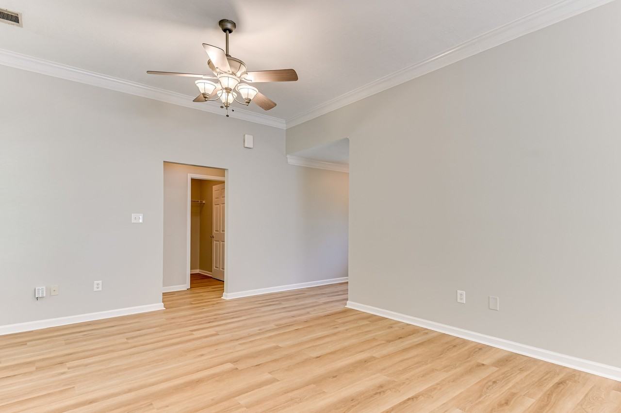 1955 Shoreline Dr #1 - Photo 5 of 34