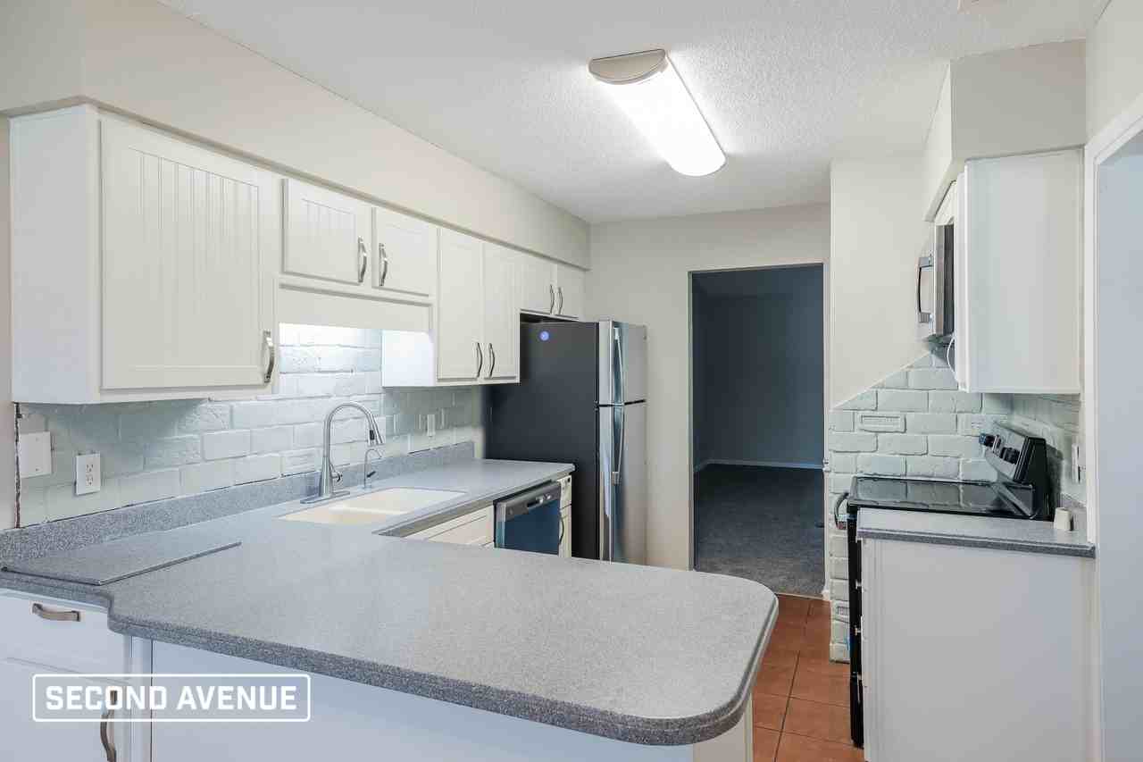 10950 Rock Island Rd - Photo 3 of 11