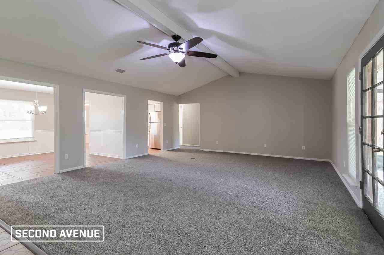 10950 Rock Island Rd - Photo 6 of 11