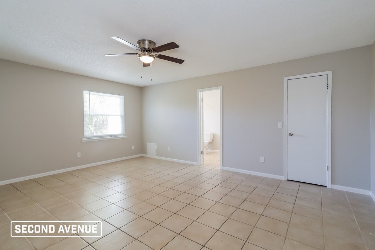 10950 Rock Island Rd - Photo 7 of 11