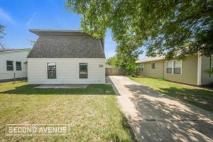 featured image of 2016 N Pottenger Ave