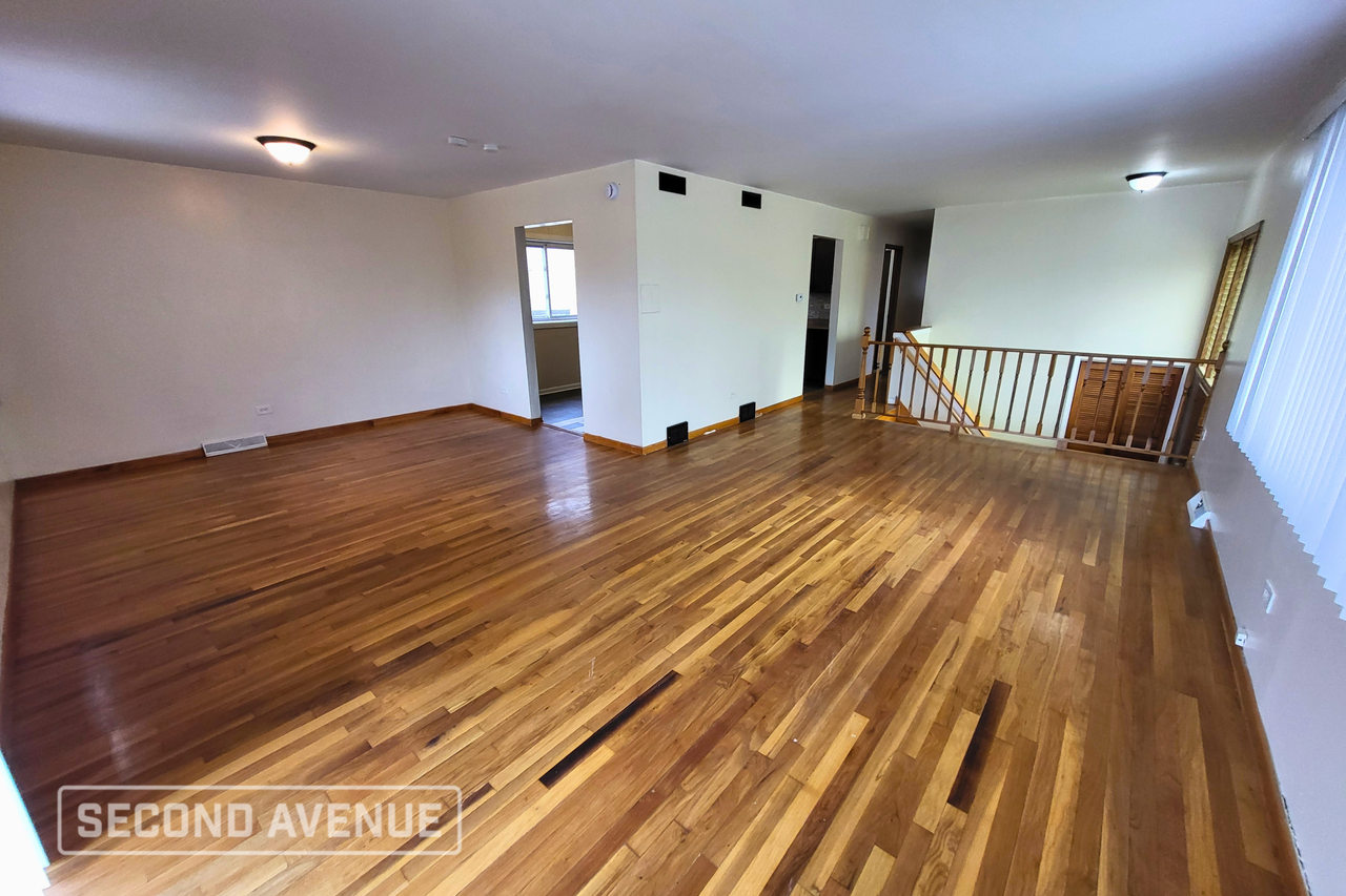 10032 S Eggleston Ave - Photo 3 of 12