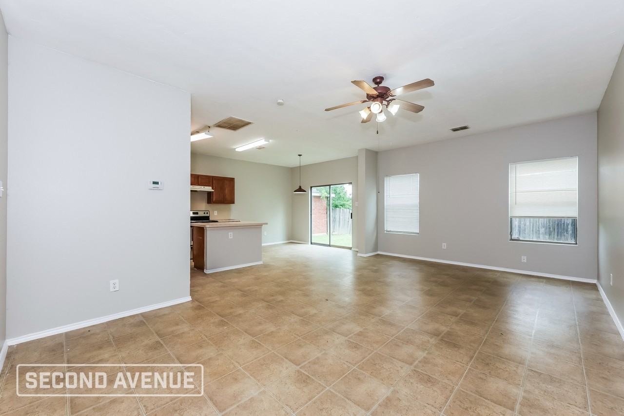 6152 River Pointe Dr - Photo 4 of 24
