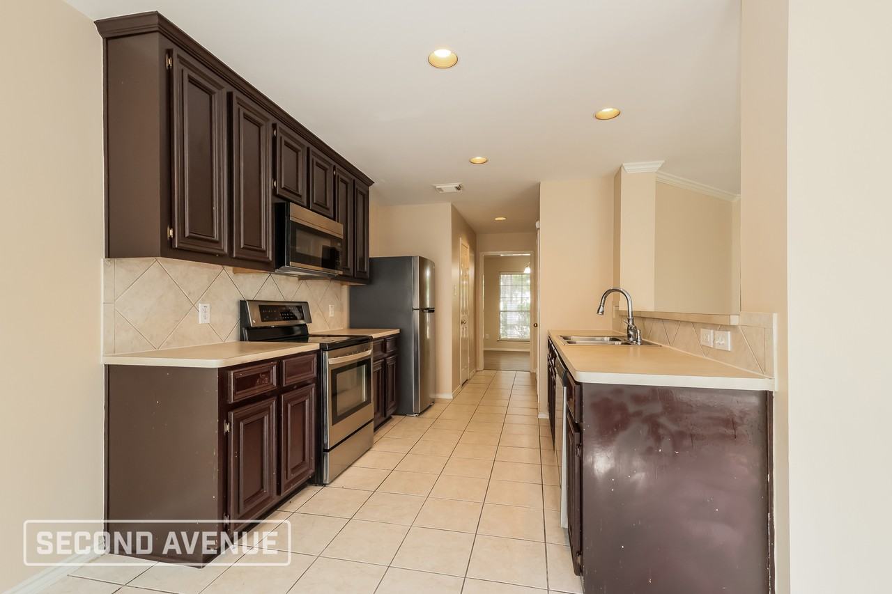 21930 Golden Cedar Dr - Photo 2 of 28